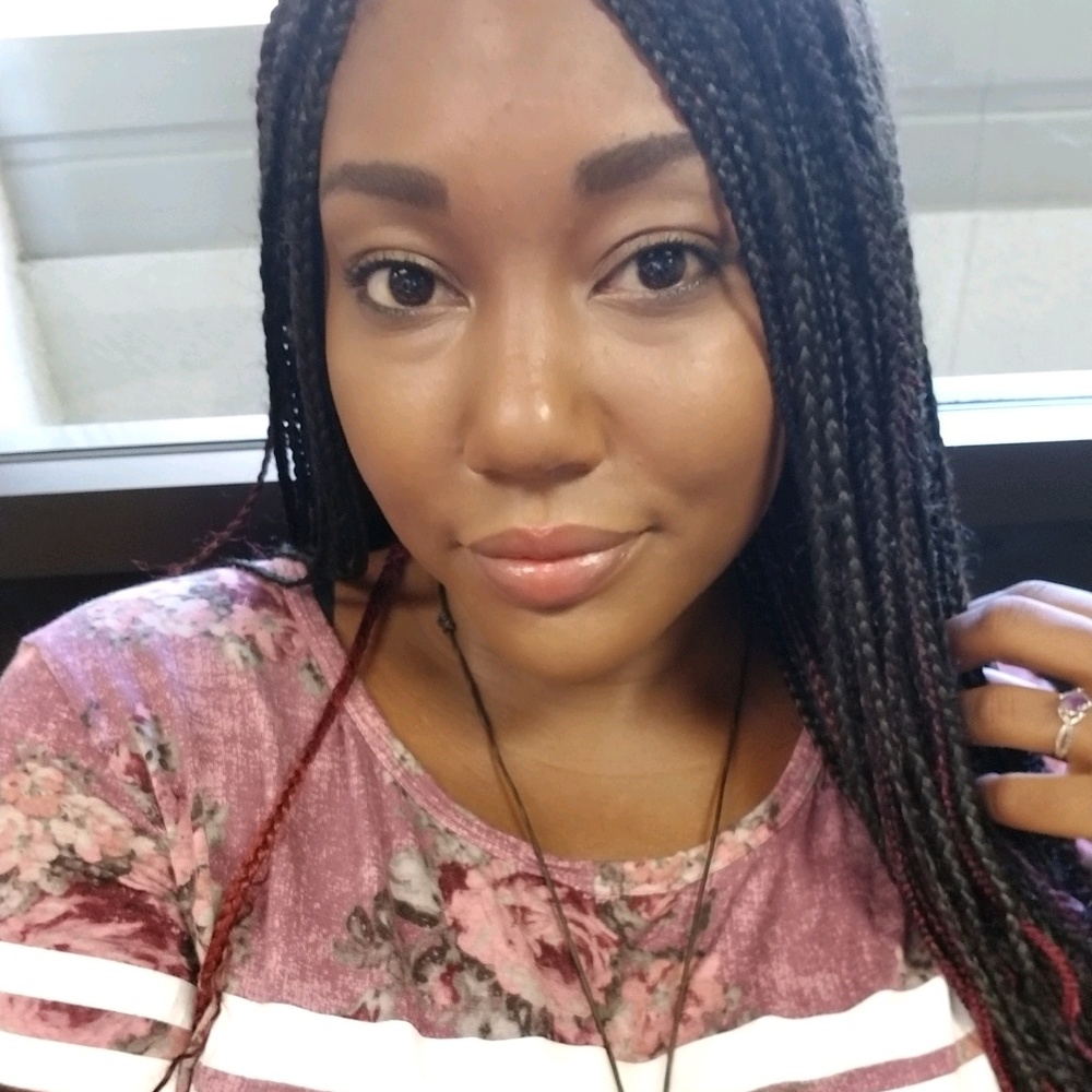 Meet your Posher, Lena
